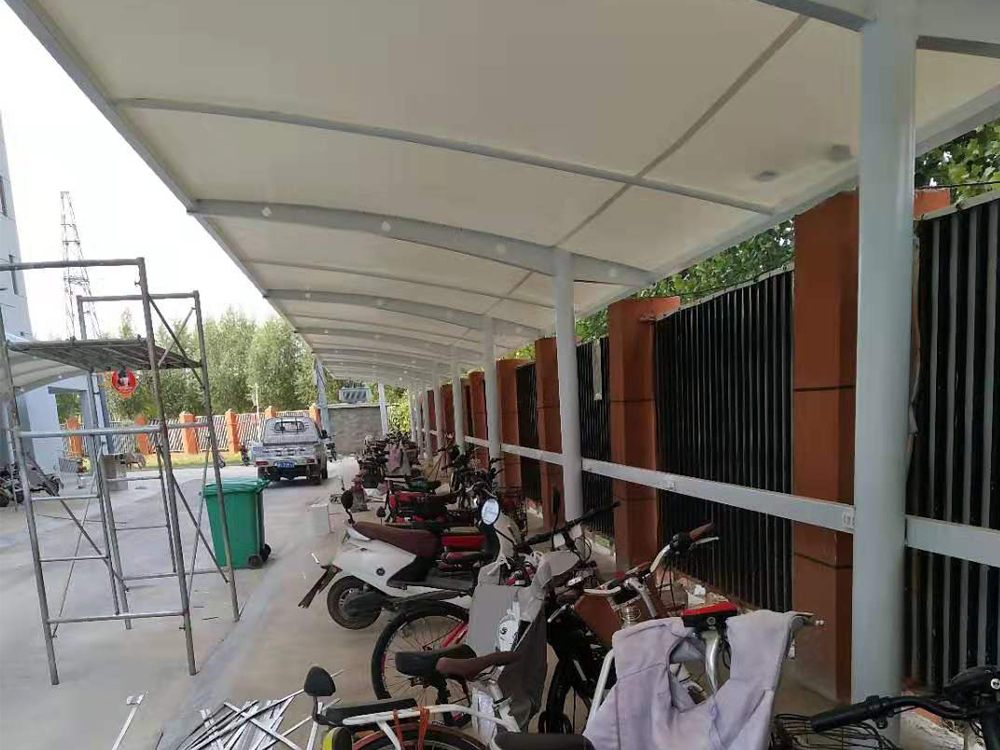范縣卓越中學(xué)車(chē)棚